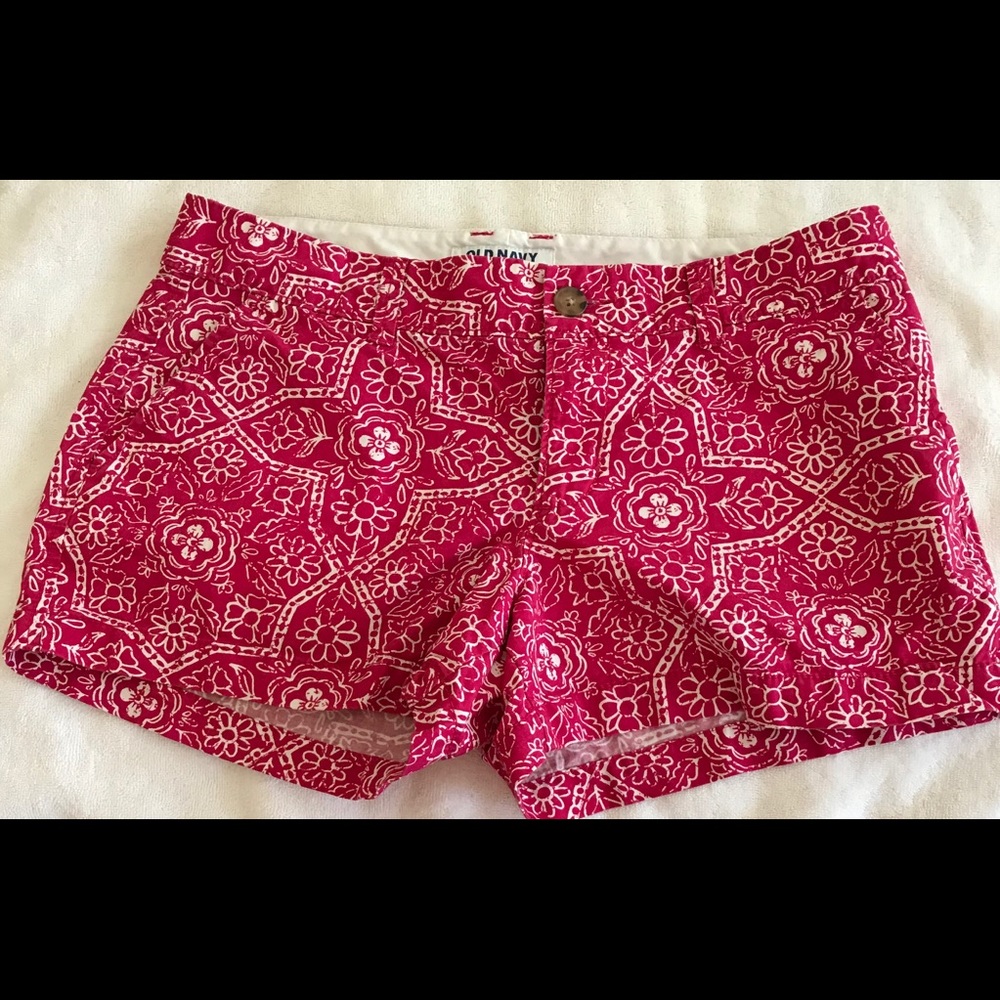 NWOT OLD NAVY Cute Red and White Short Shorts
